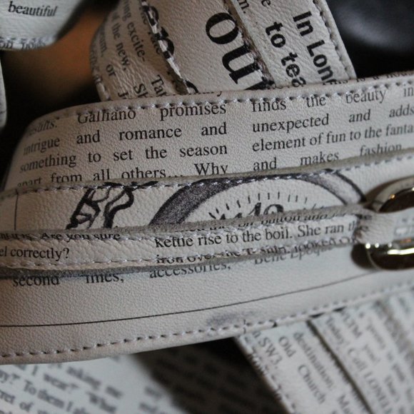 John Galliano newspaper print leather graphic black/white slides made in Italy - Picture 7 of 16